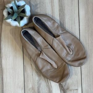 Girls capezio dance / theater  shoes size 2.5